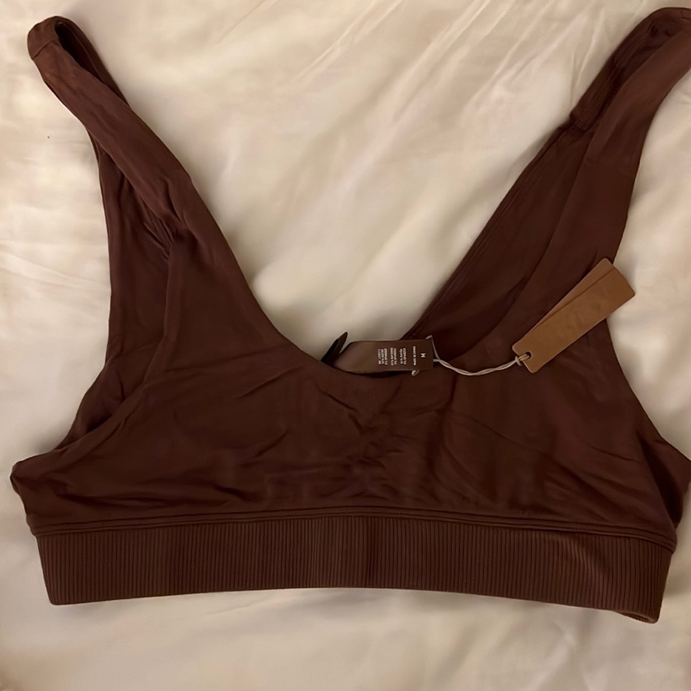 Brand new medium skims bra! In tone “jasper”